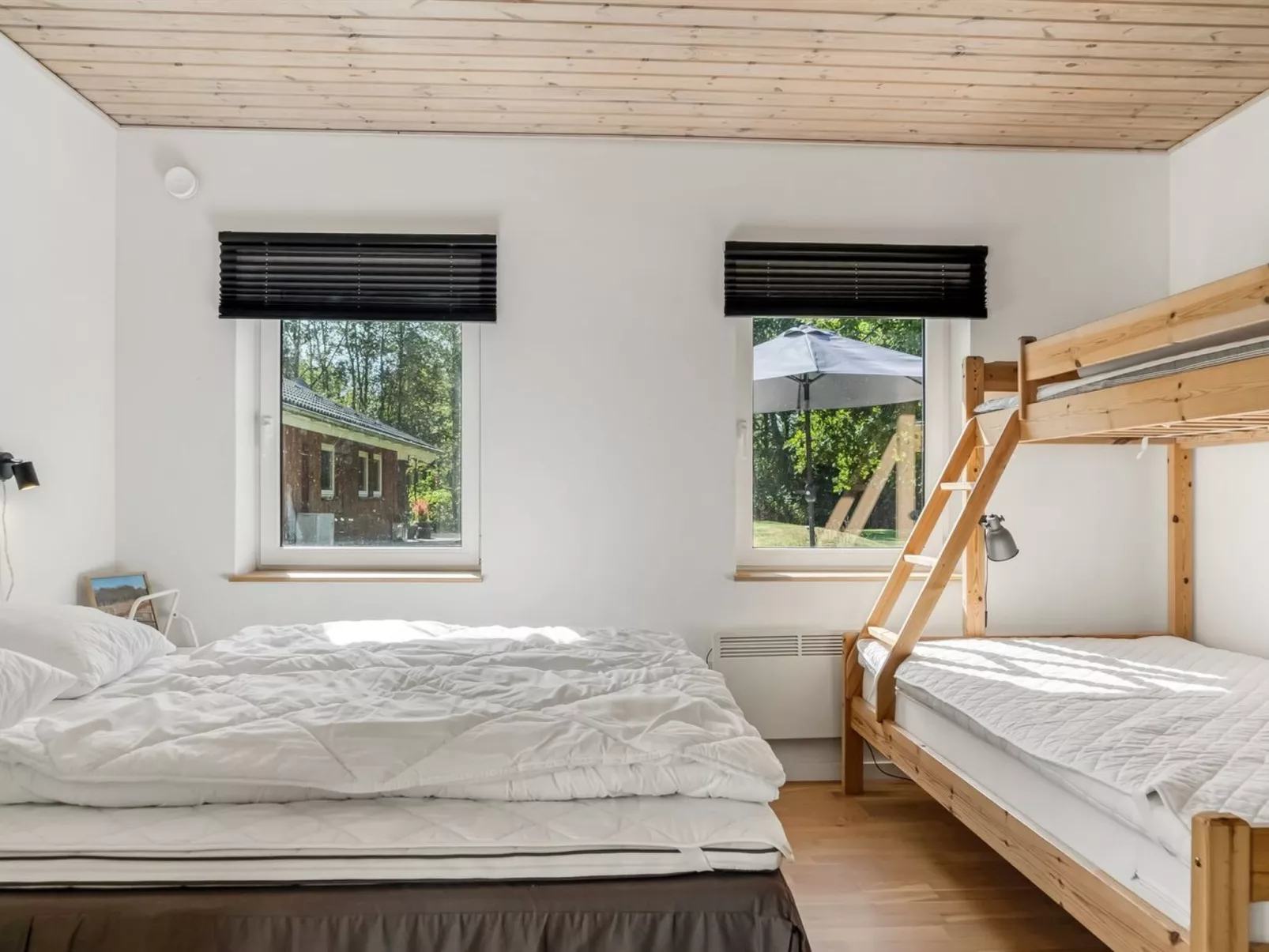 "Swarthofthi" - 340m to the fjord-Binnen