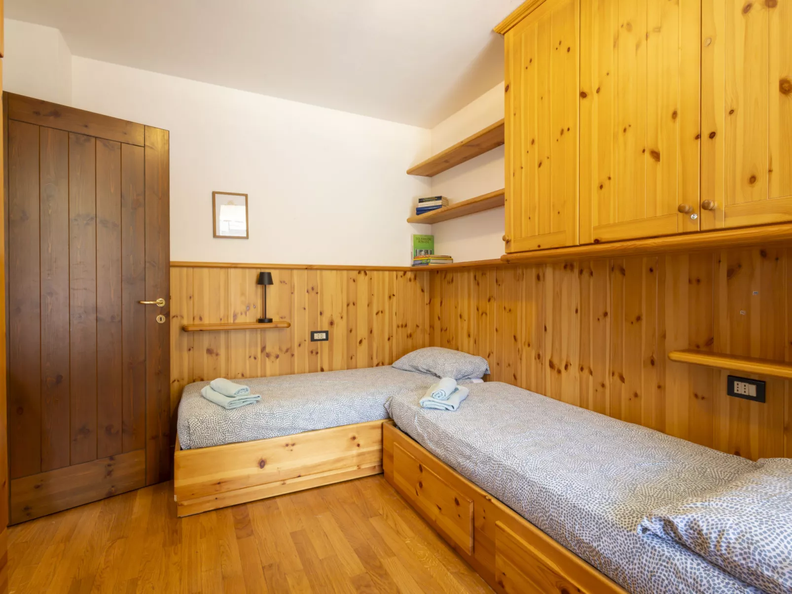 Monte Confinale Garden View-Binnen