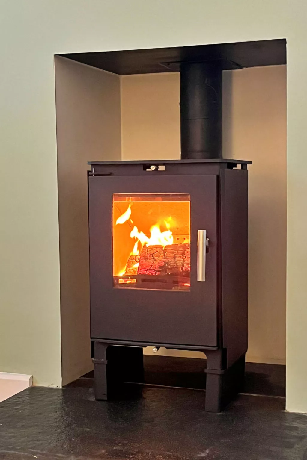 Ellie-Jo Cottage-Binnen