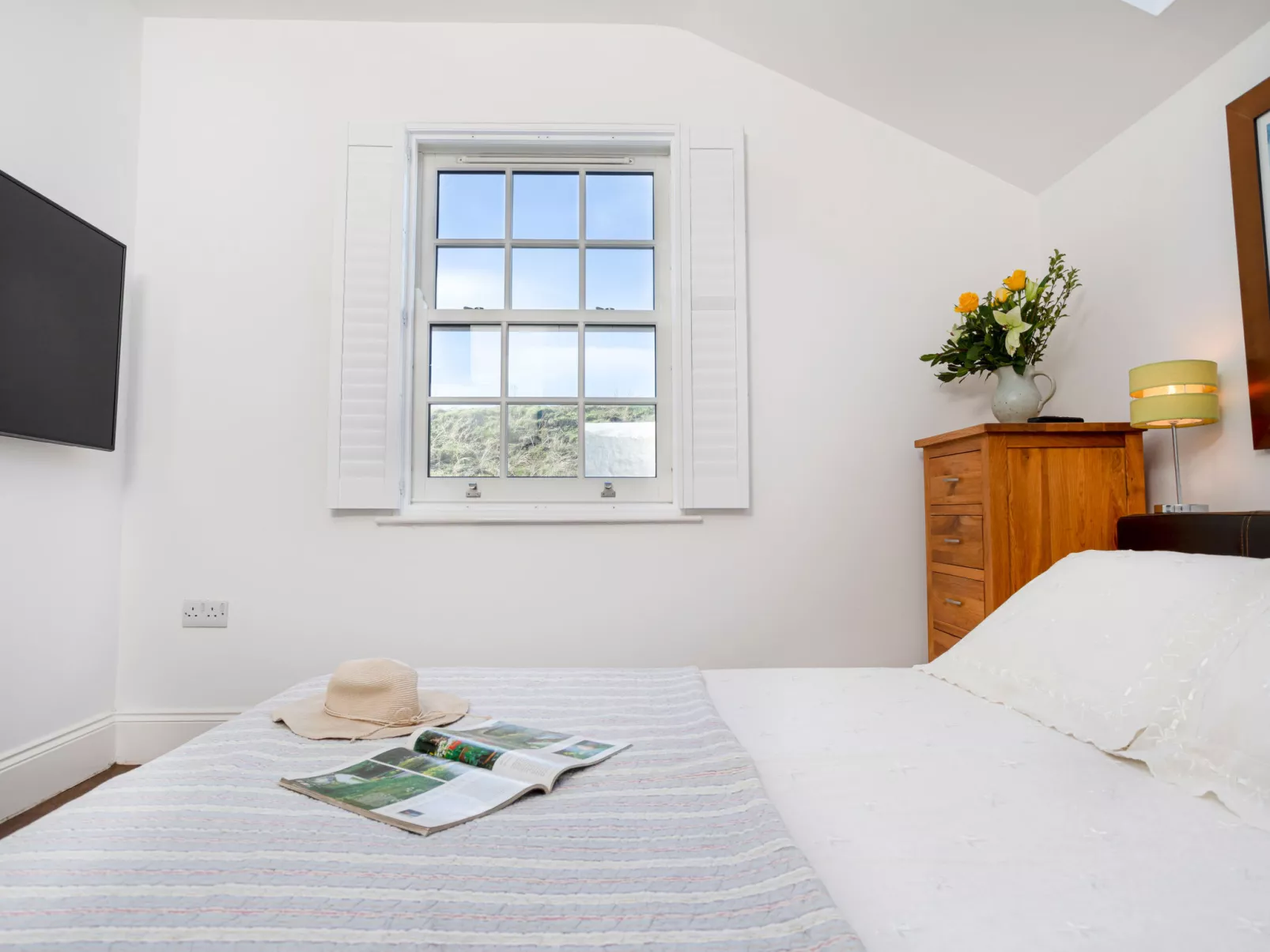 Lighthouse Cottage-Binnen