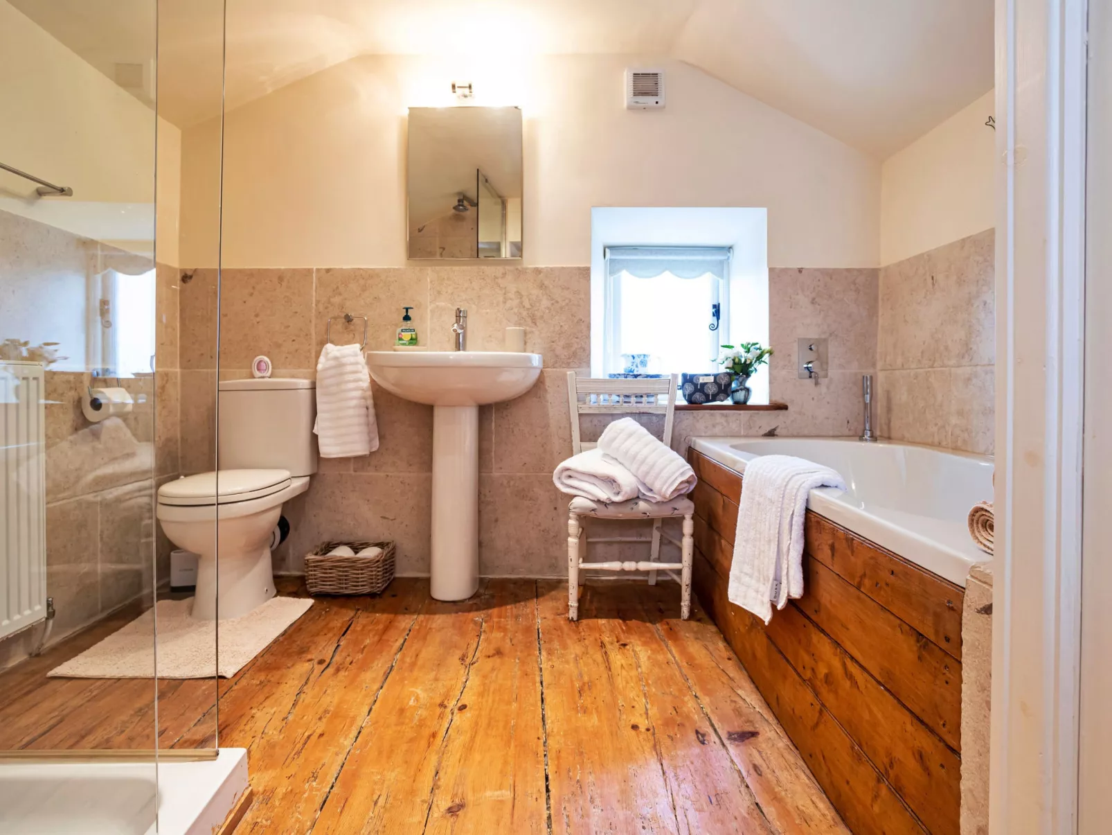 Two Storrs Cottages-Binnen