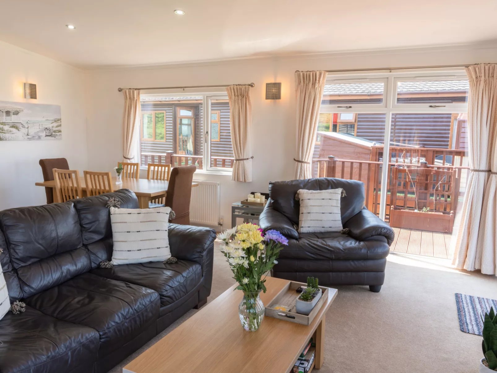 Serendipity Lodge-Binnen