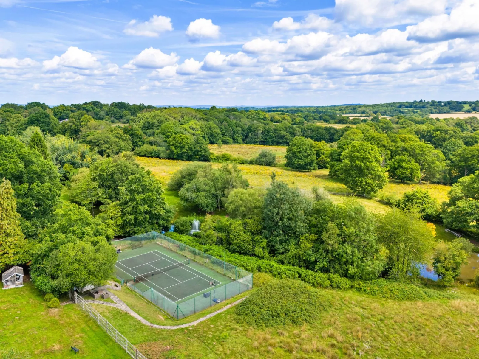 Sandhill Cottage with Hot Tub-Buiten