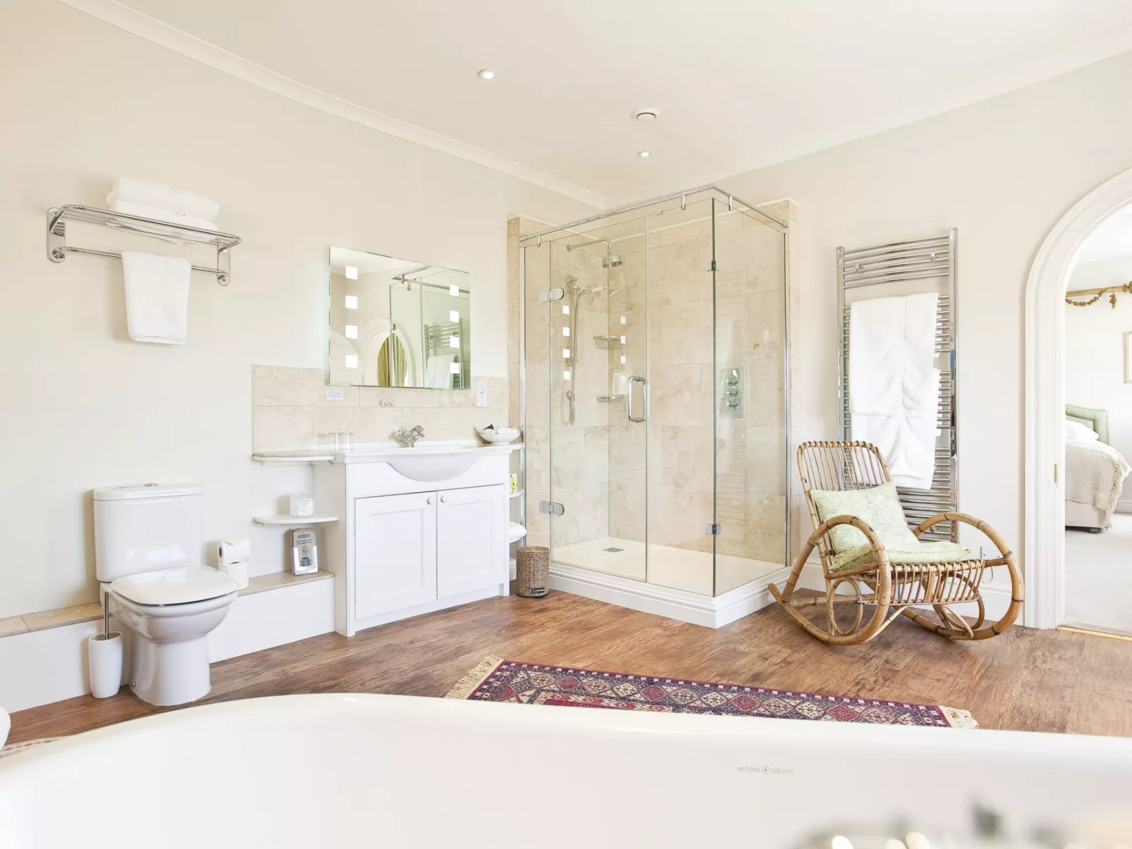 Historic Castle on River Tamar-Binnen