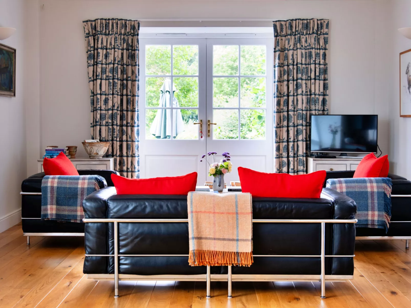 Coach House Wellbeing Retreat-Binnen