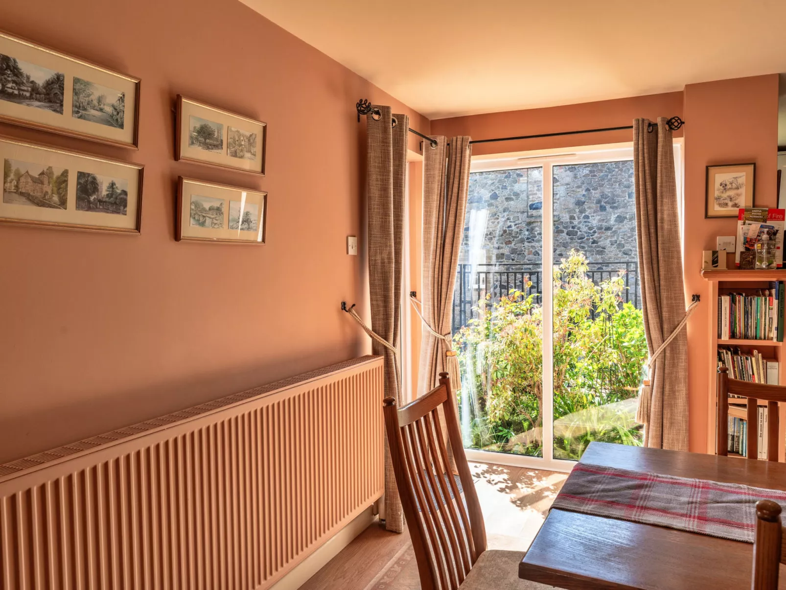 Cherry Tree Cottage-Binnen