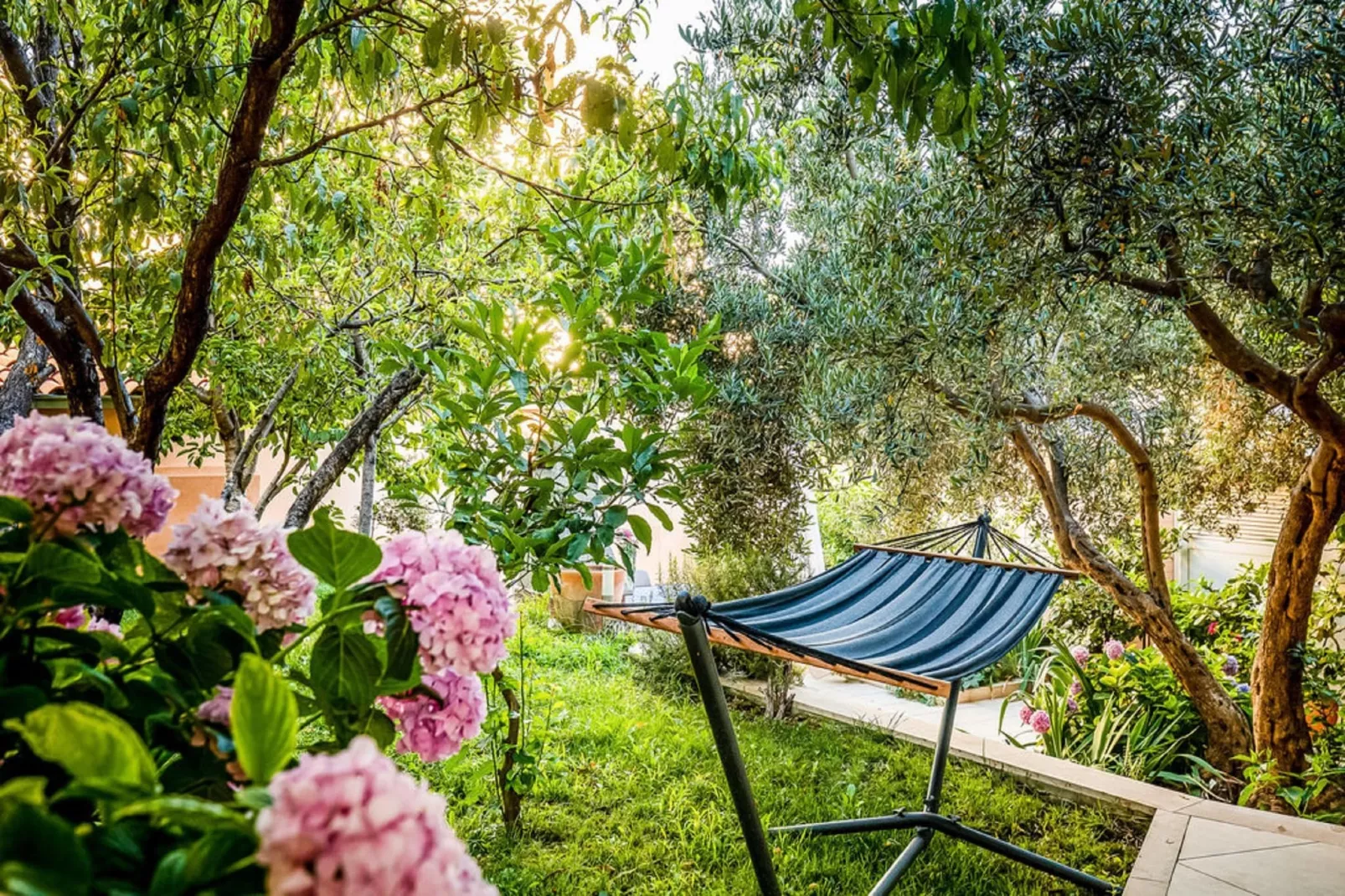 Three Bedroom Apartment with Pool-Buitenlucht