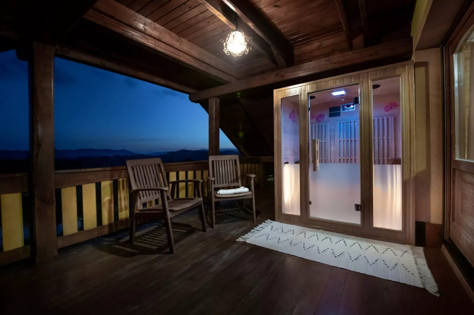 Vivid Hillside Country House with Hot-Tub and Sauna - Two Bedroom Country House