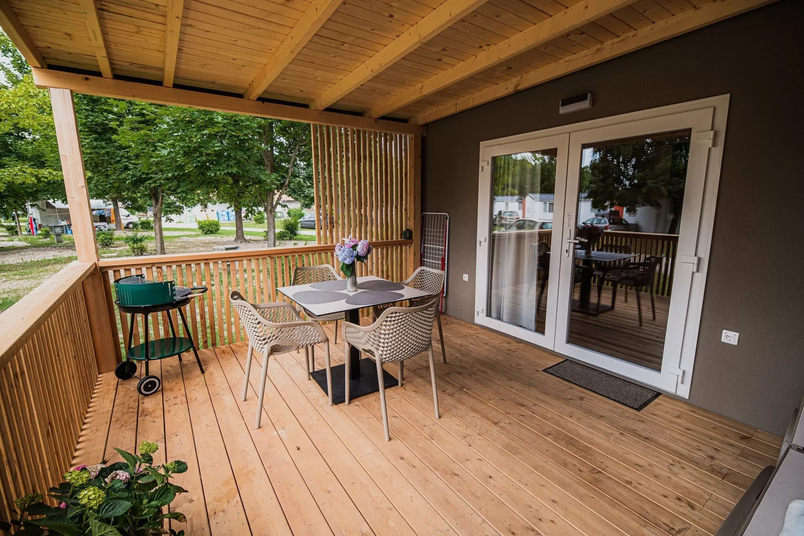 Lake Serenity Premium Mobile Homes with Thermal Riviera Tickets - Three Bedroom Mobile Home  15\/027-Terras