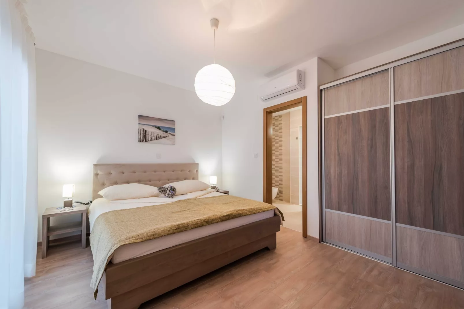 Luxury Escape with Swimming Pool & Modern Design -Deluxe Four Bedroom Villa with Private Pool (Villa 6)-Slaapkamer