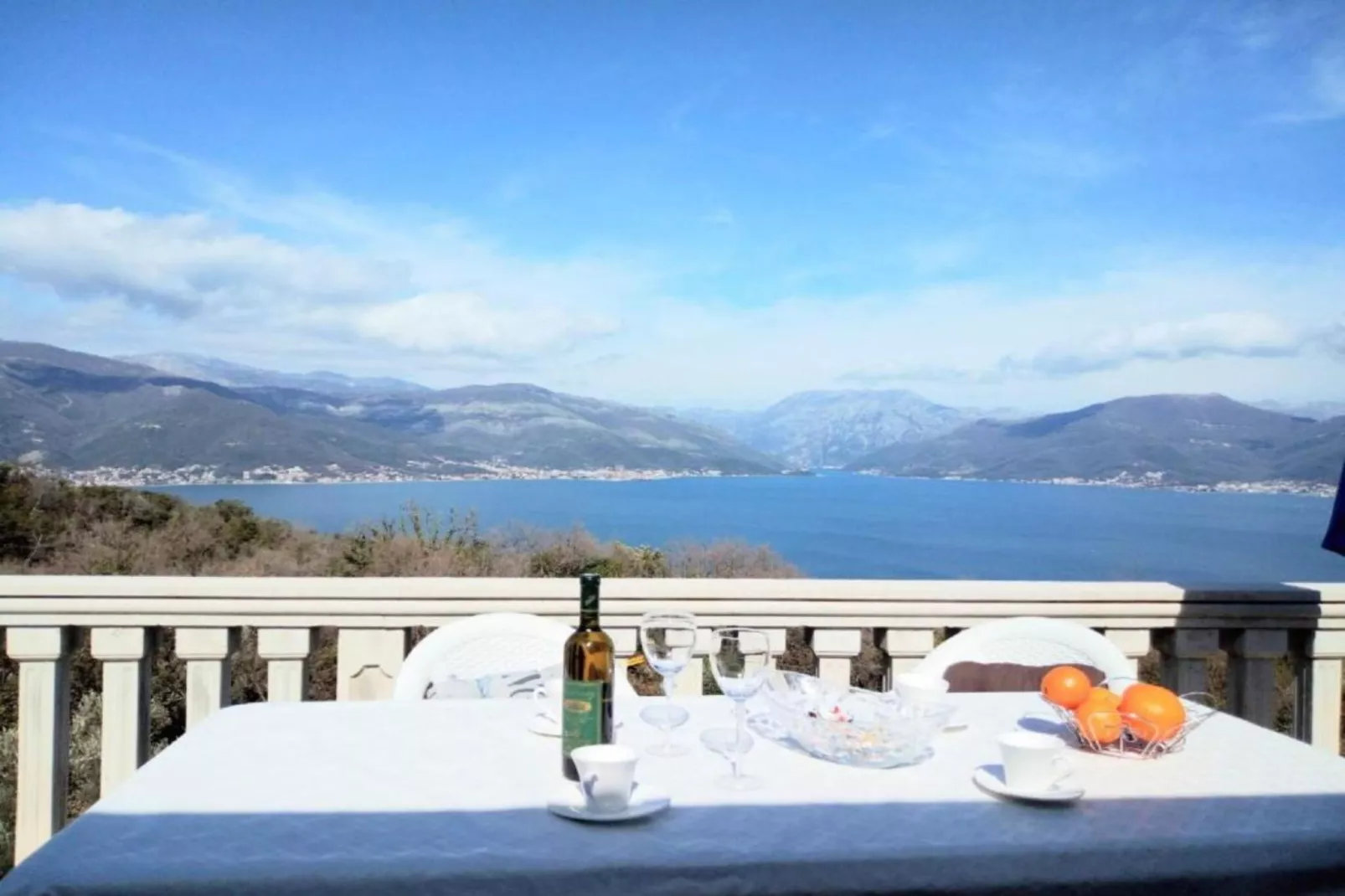 Tivat Relax with Stunning Sea & Mountain Views - Standard Studio Apartment 1-Terrasbalkon