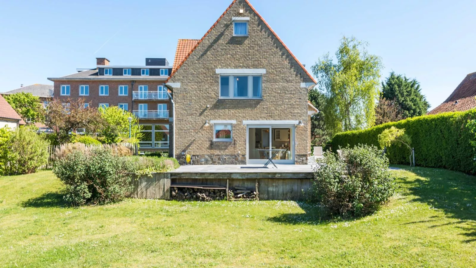 LAuthentique-Buitenkant zomer