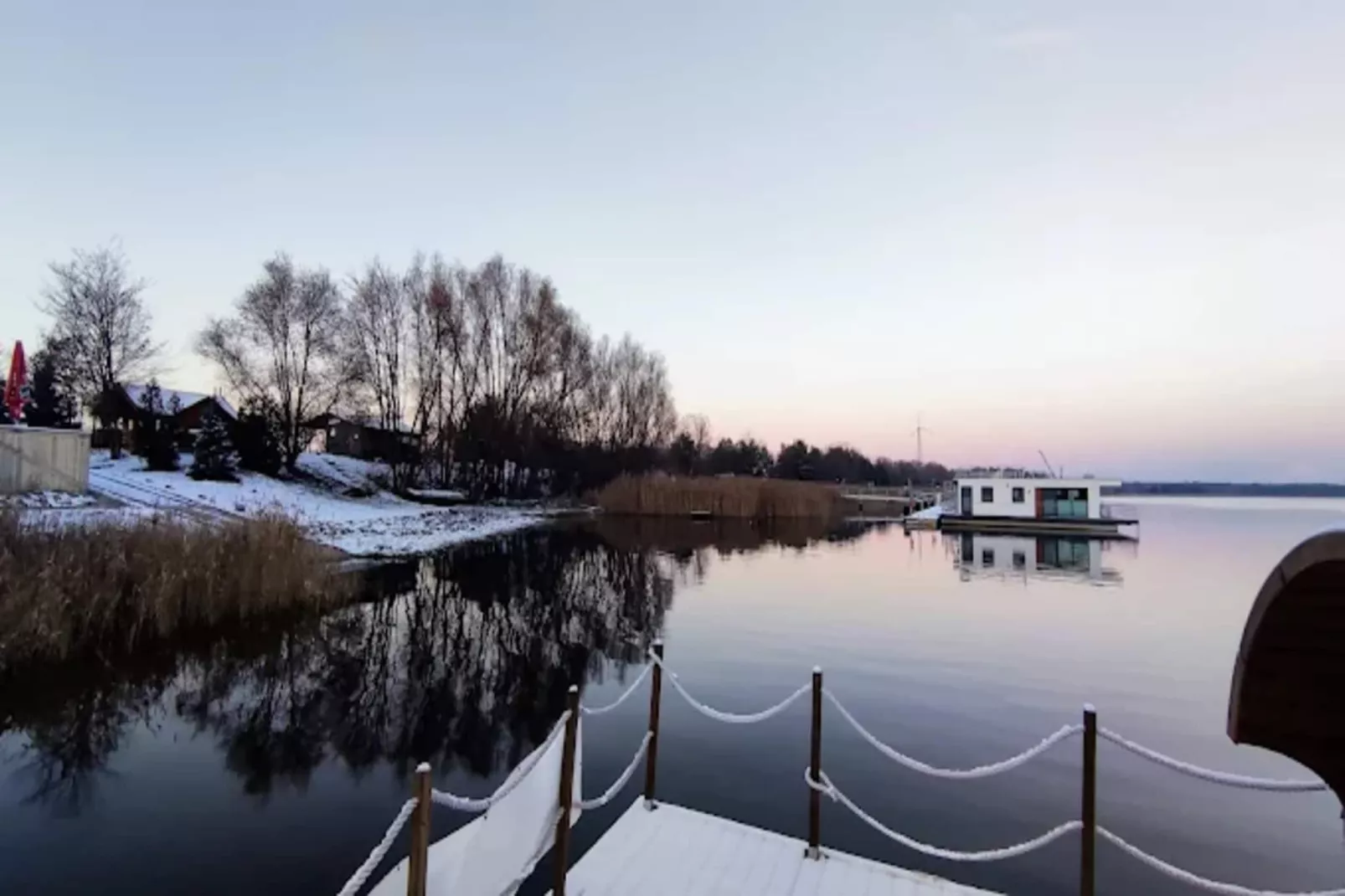 Hausboot am Gräbendorfer See-Gebieden zomer 1km