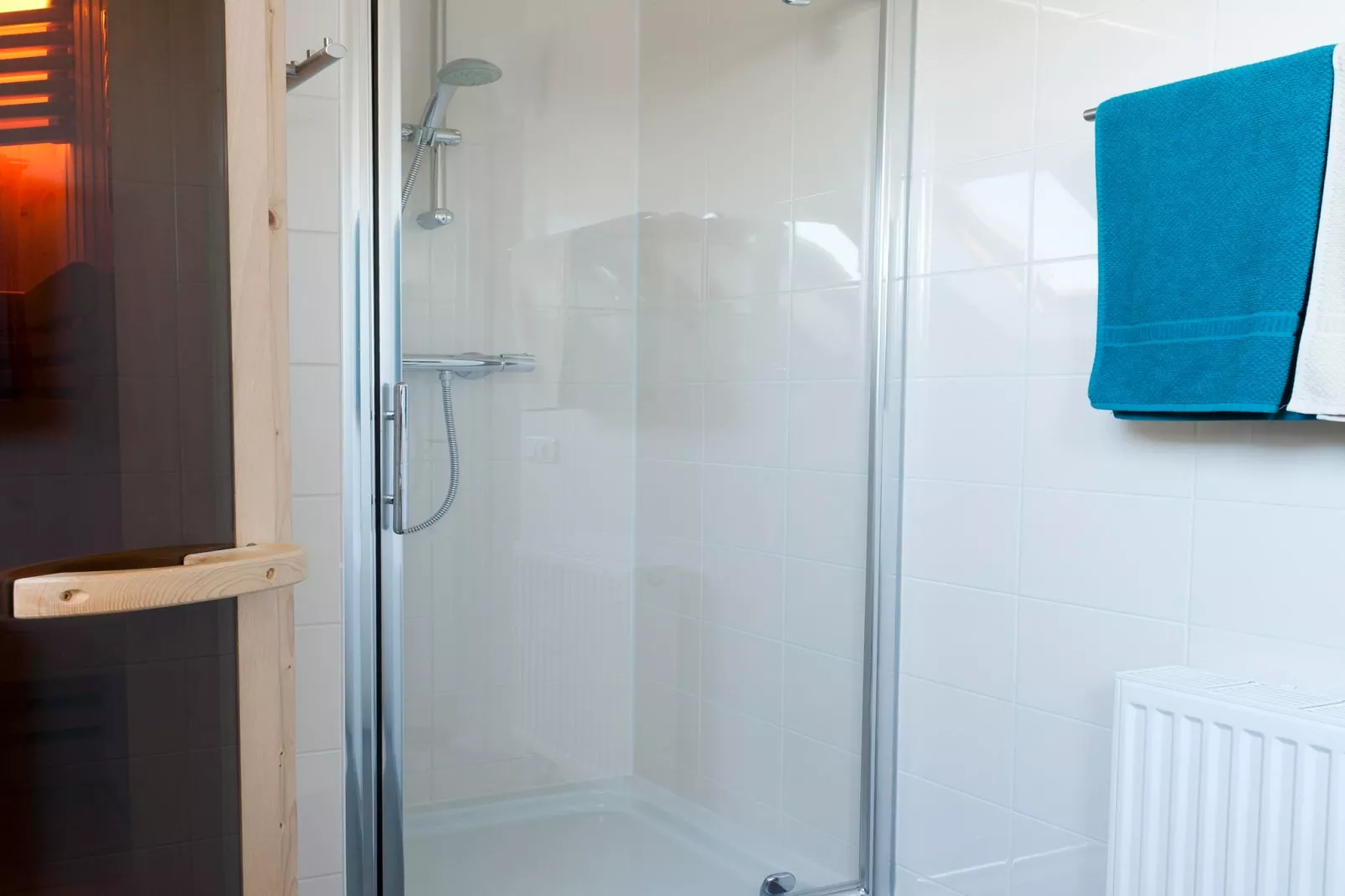 8 pers. Heerd Wellness de luxe-Badkamer