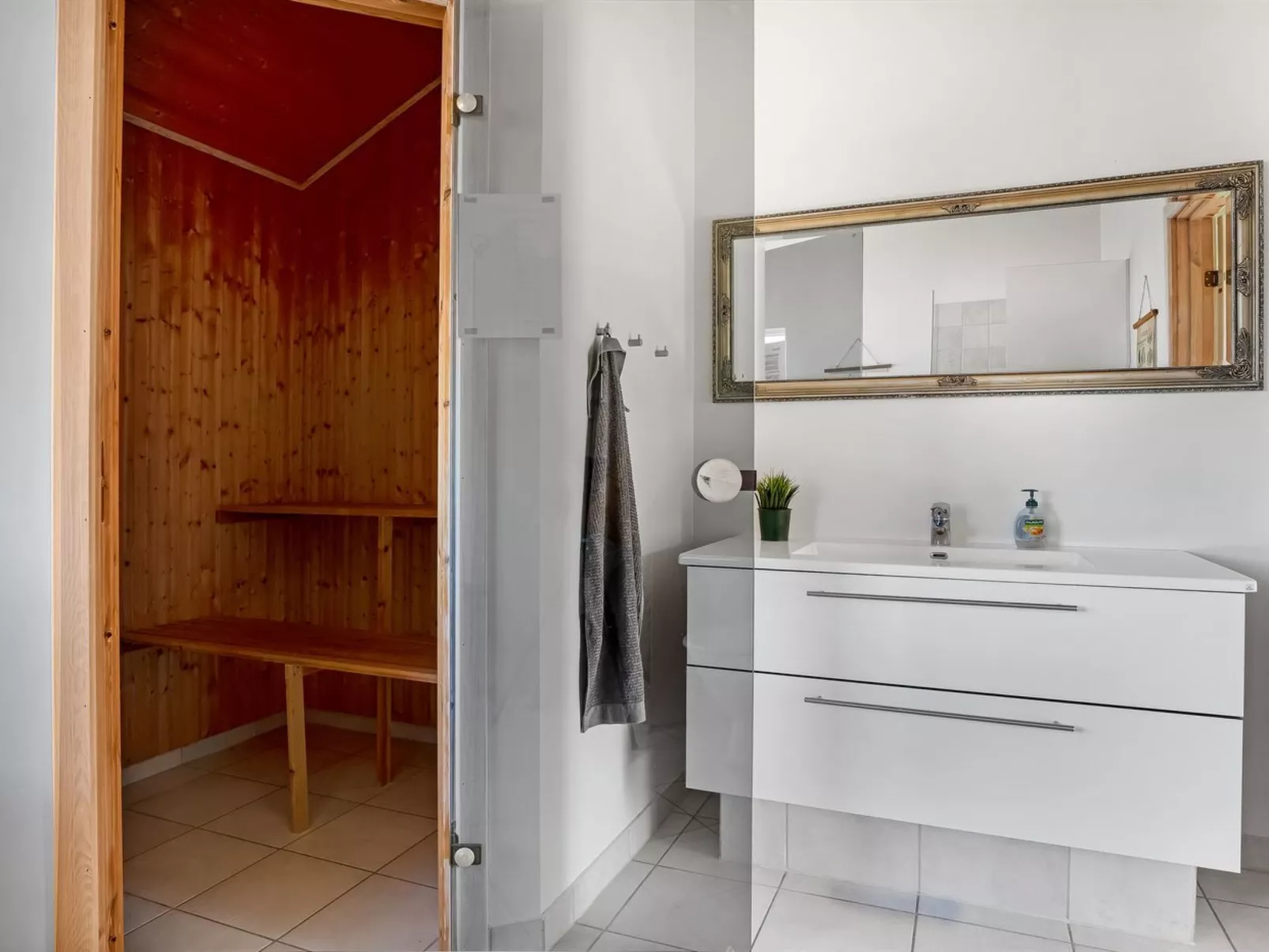 "Sirkka" - 902m from the sea-Binnen