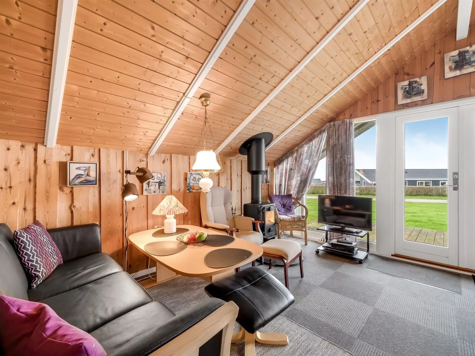 "Lonne" - 750m to the fjord-Binnen