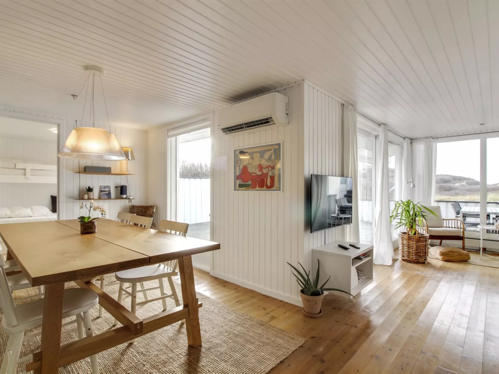 "Rutha" - 45m from the sea-Binnen