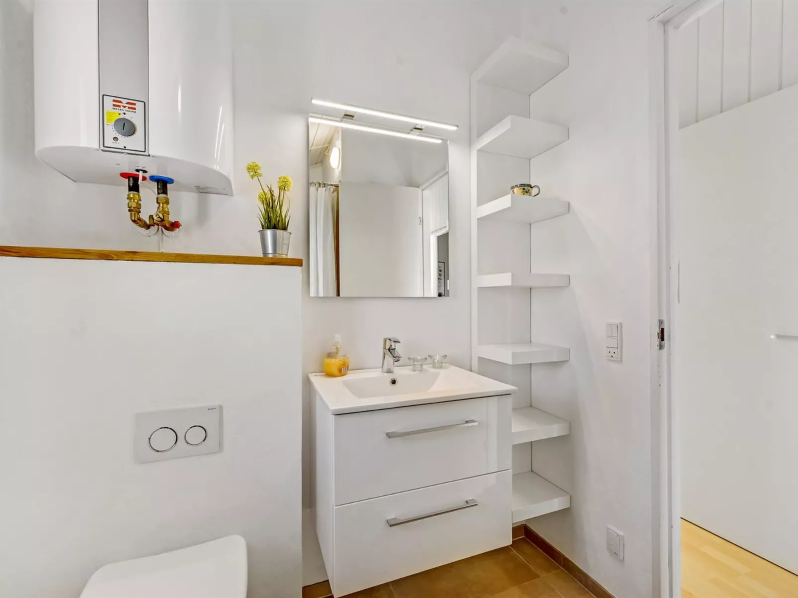 "Thorgny" -  from the sea-Binnen