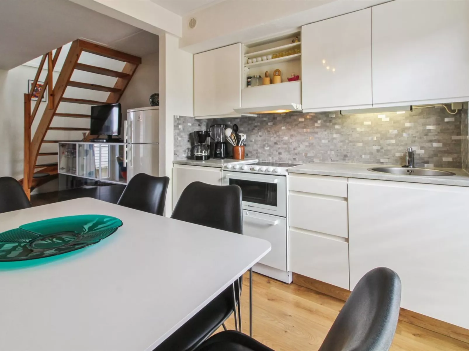 "Odger" - 2.3km from the sea-Binnen