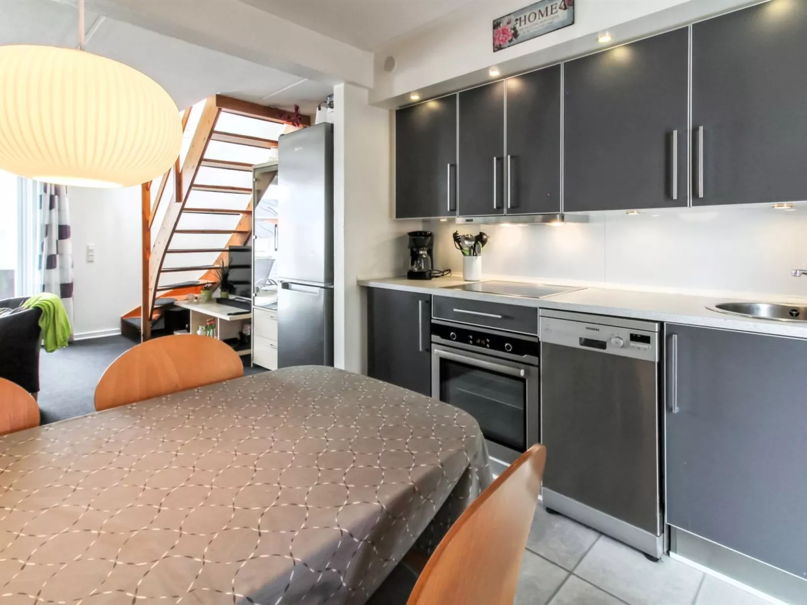 "Héléne" - 2.3km from the sea-Binnen