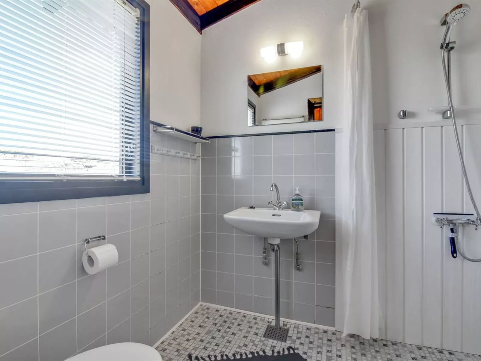 "Tulir" - 300m from the sea-Binnen