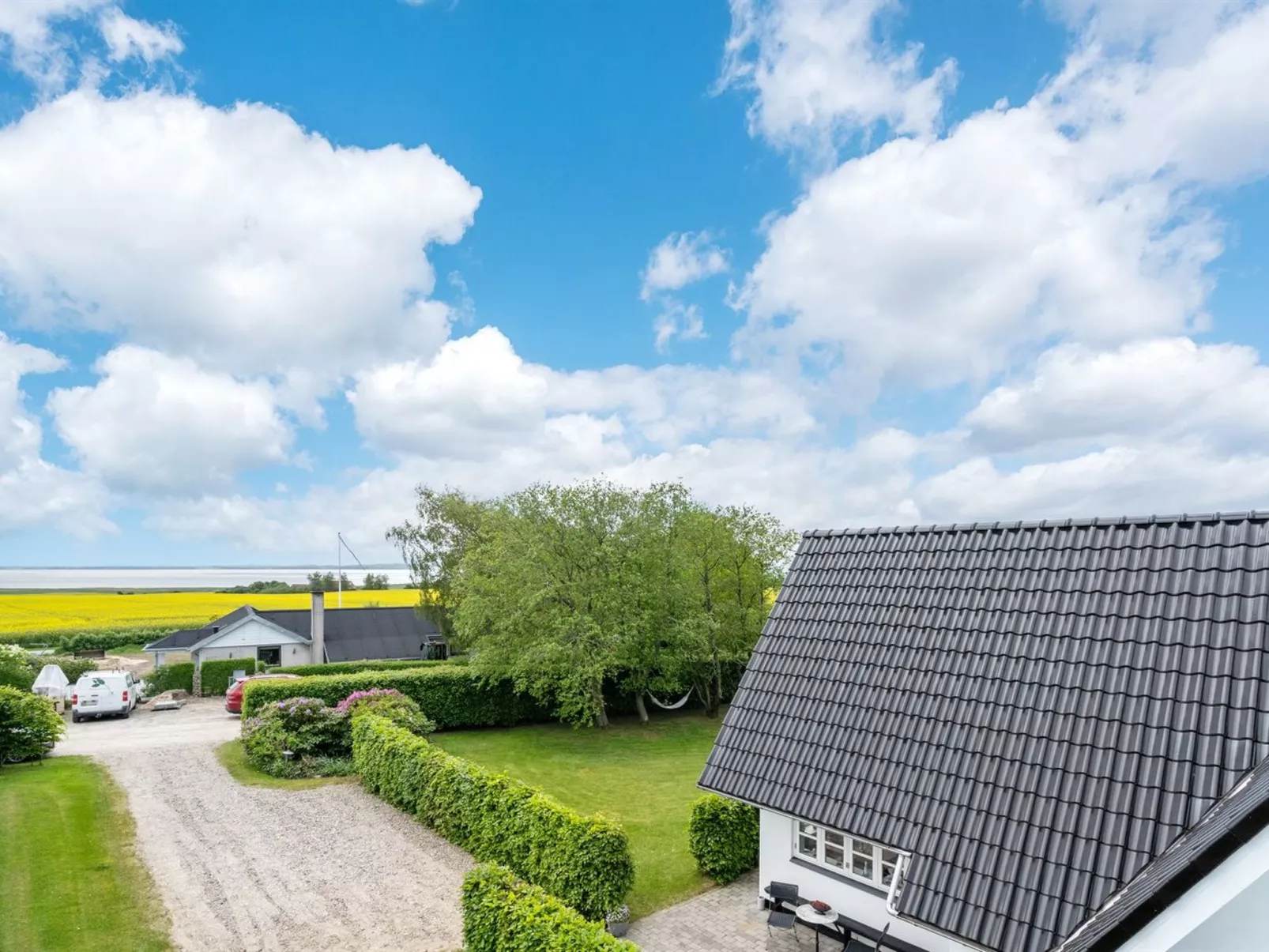 "Tamer" - 500m to the fjord-Buiten