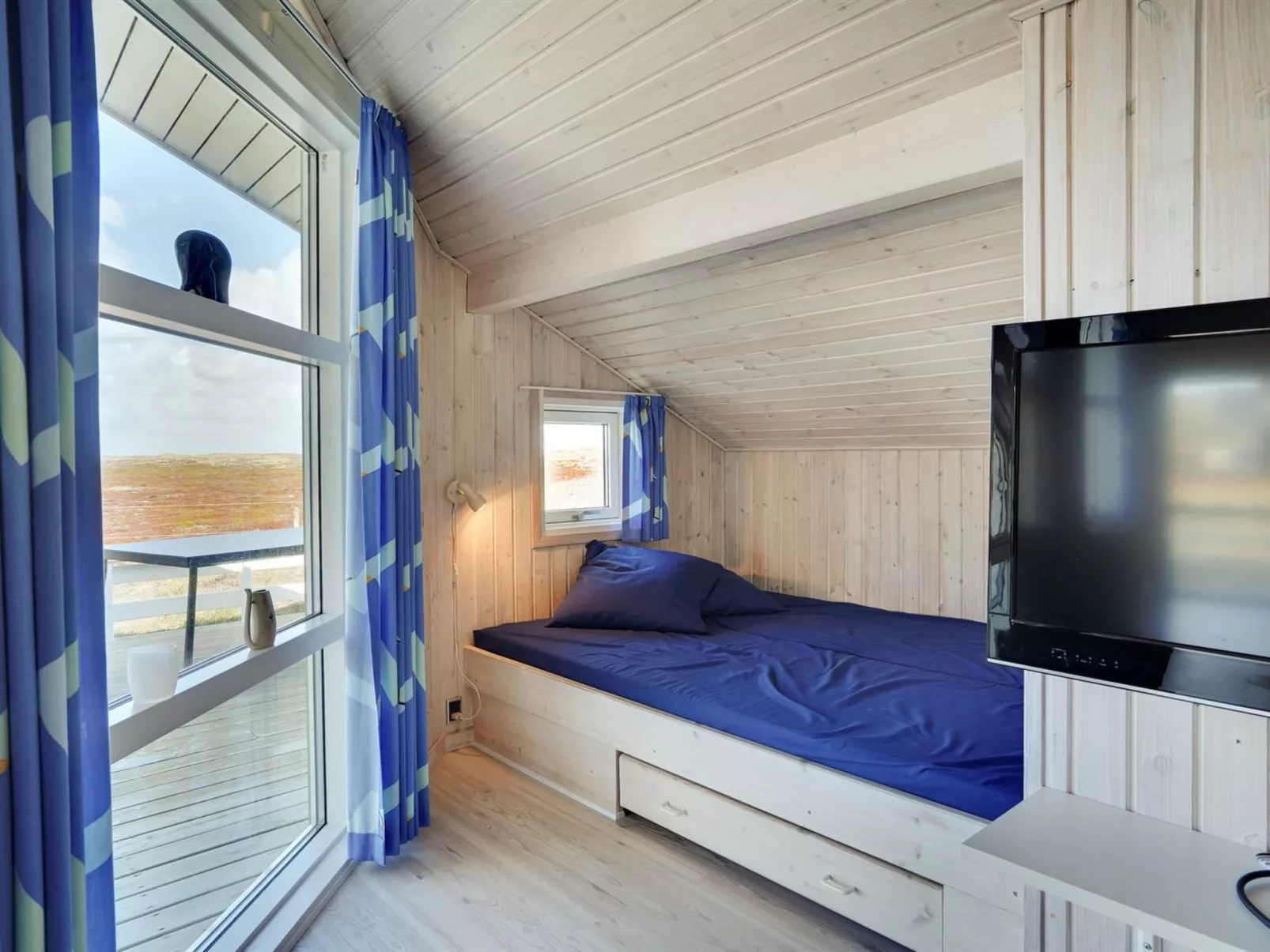 "Zaga" -  from the sea-Binnen