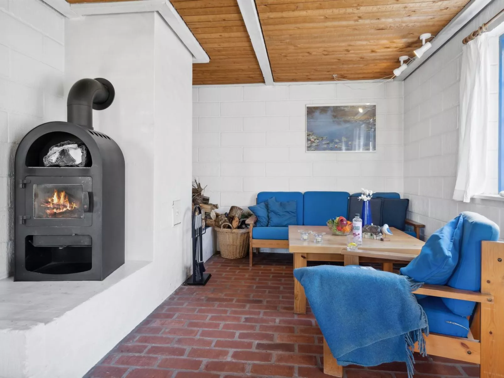 "Ema" - 5km from the sea-Binnen