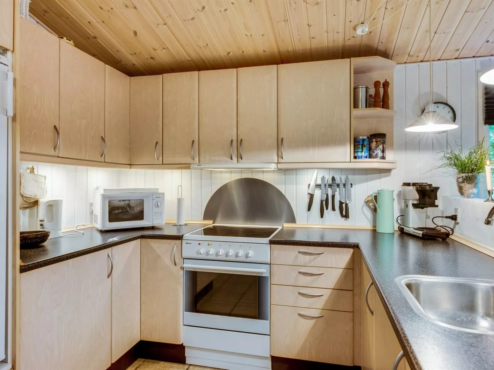 "Emeline" - 1.7km from the sea-Binnen