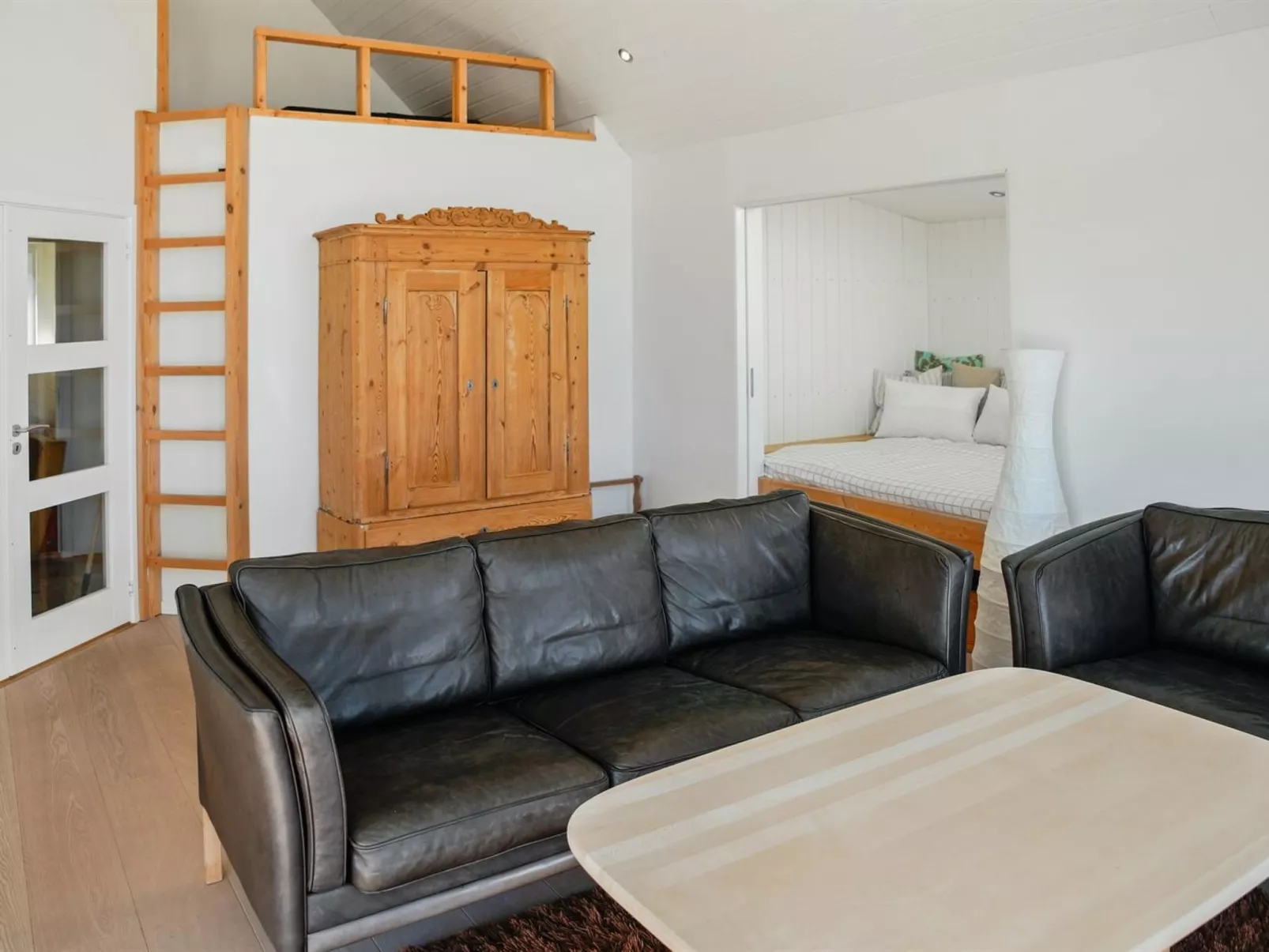 "Alkmar" - 75m from the sea-Binnen