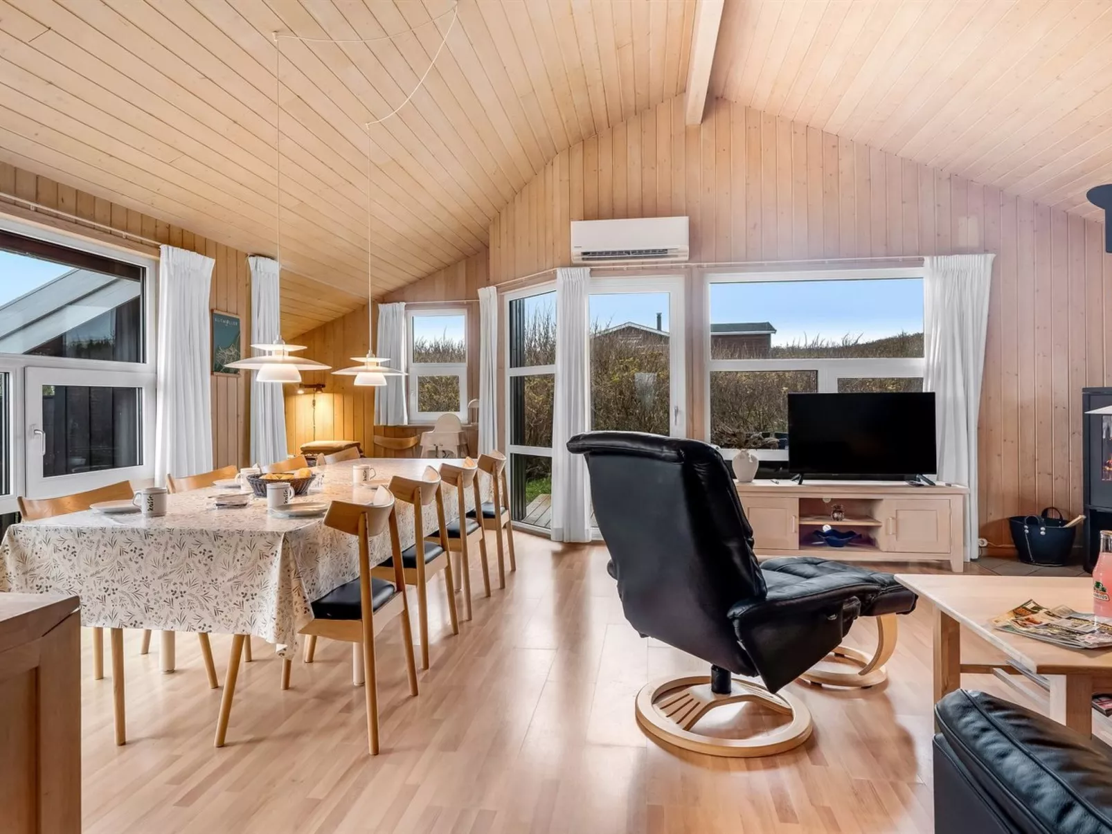 "Sofja" - 150m from the sea-Binnen