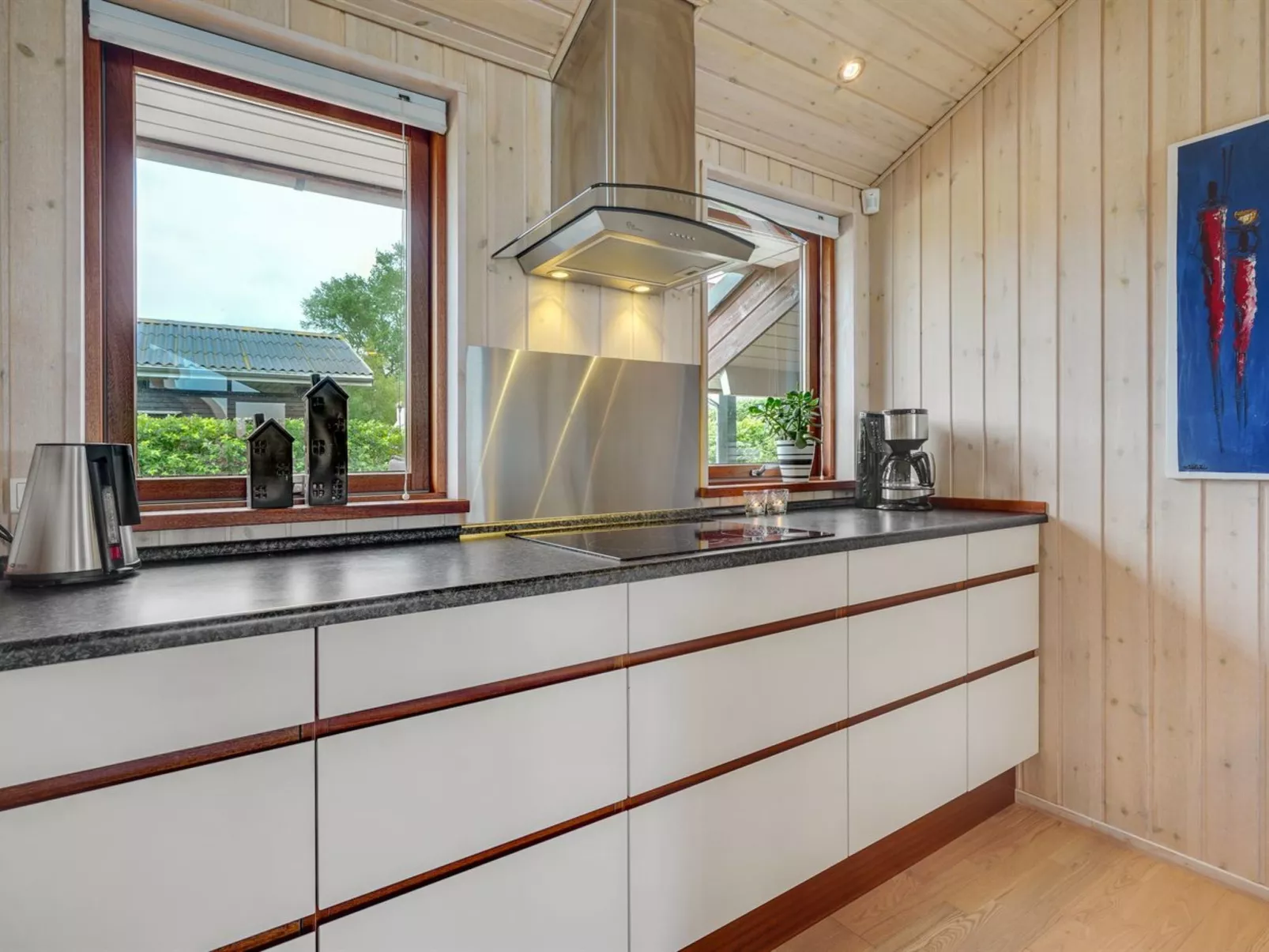 "Juliana" - 400m from the sea-Binnen