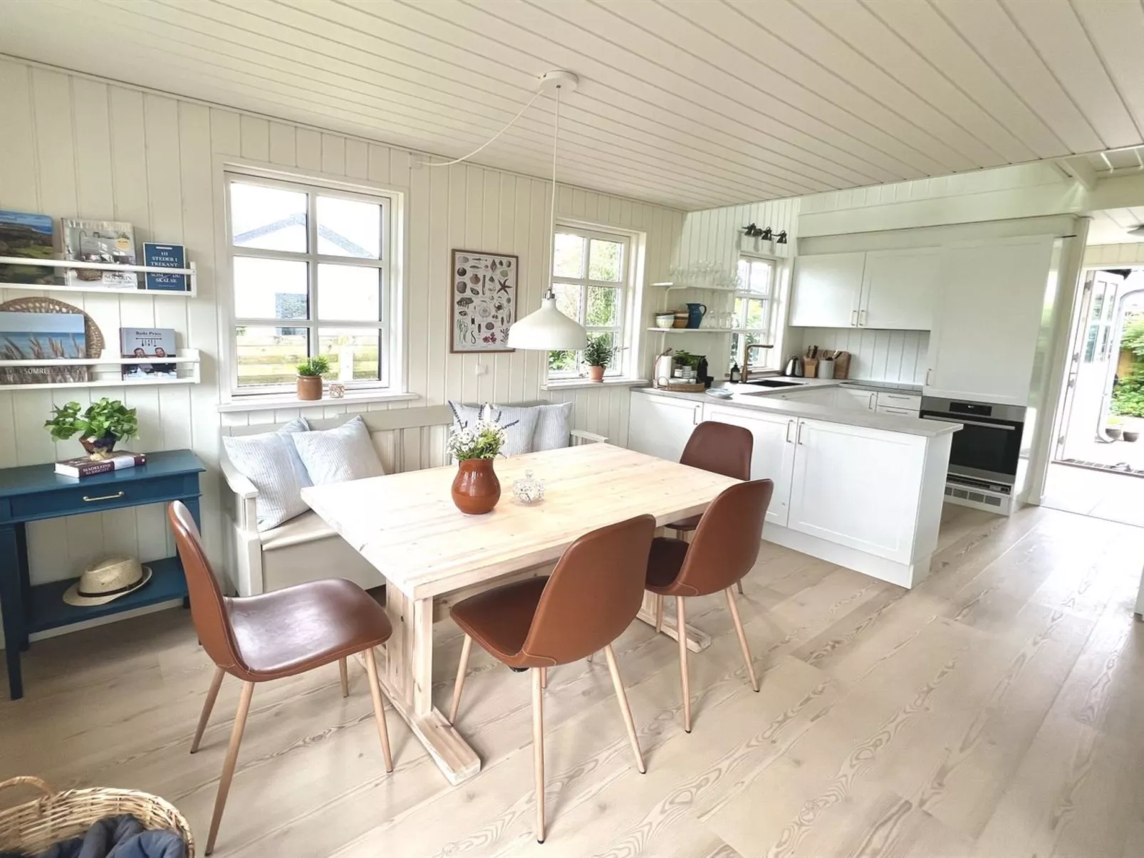 "Ajvi" - 50m from the sea-Binnen