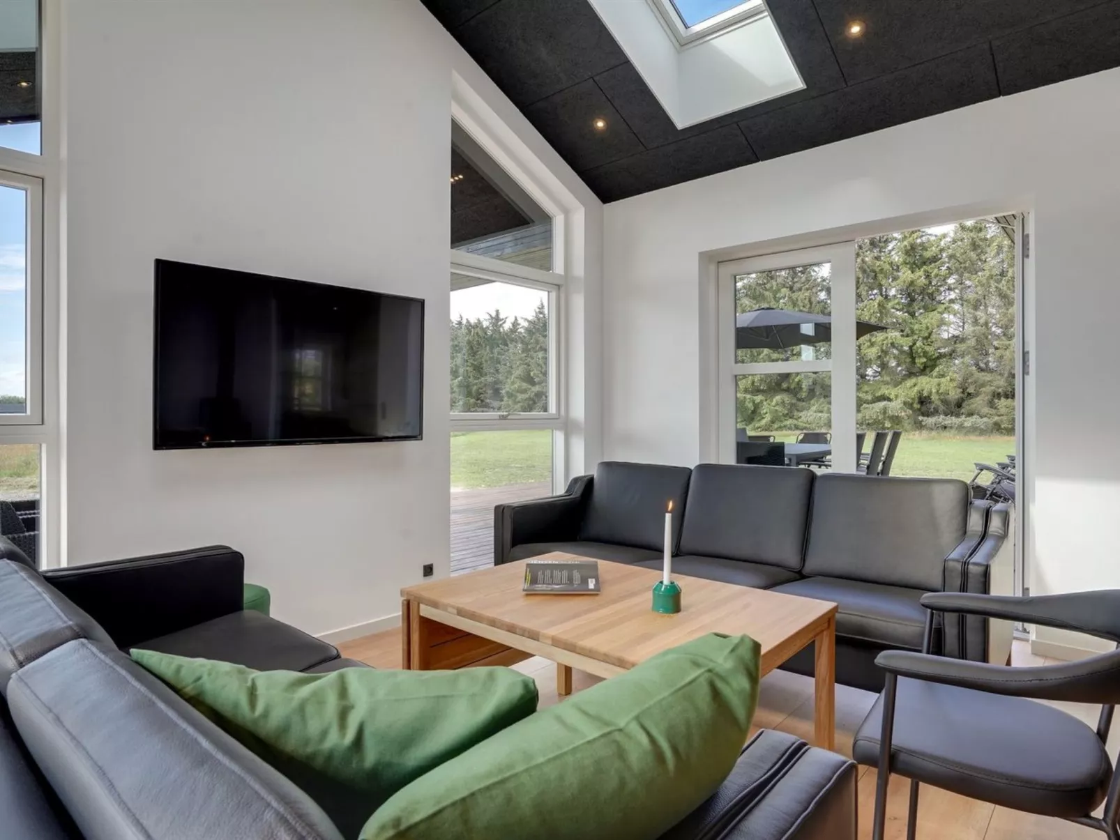 "Moreen" - 1.5km from the sea-Binnen