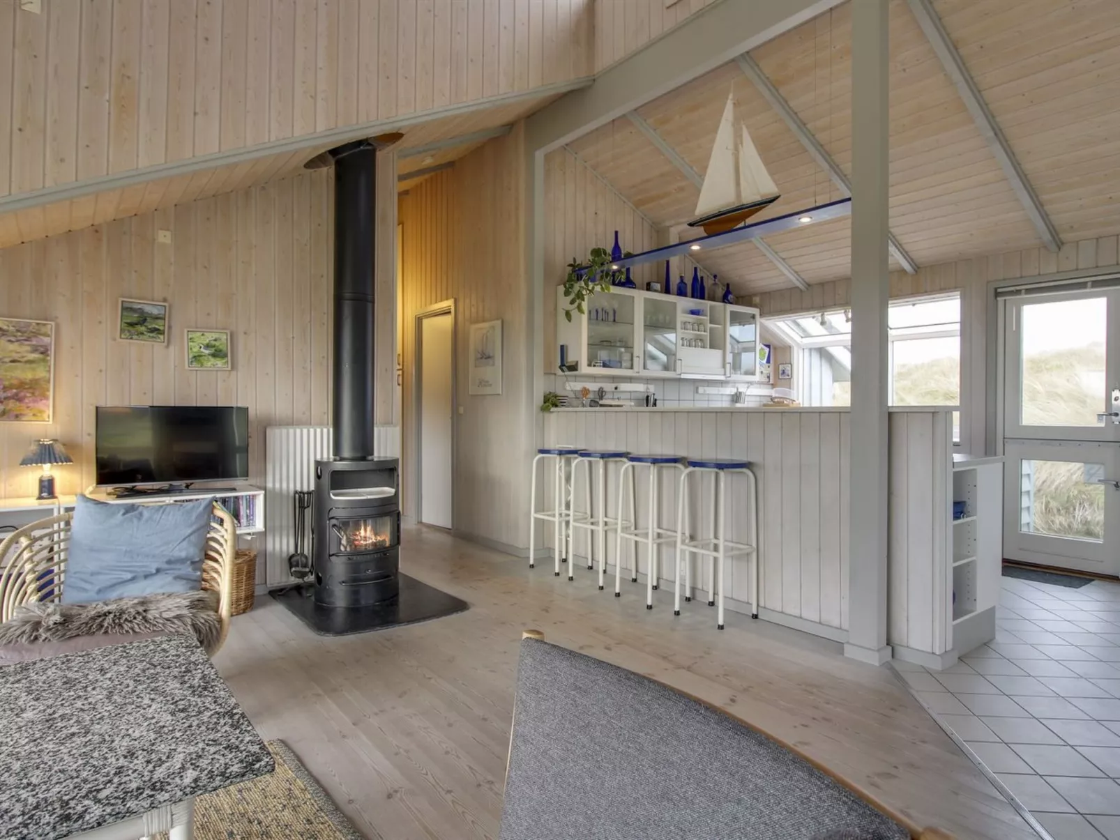 "Wikar" - 50m from the sea-Binnen