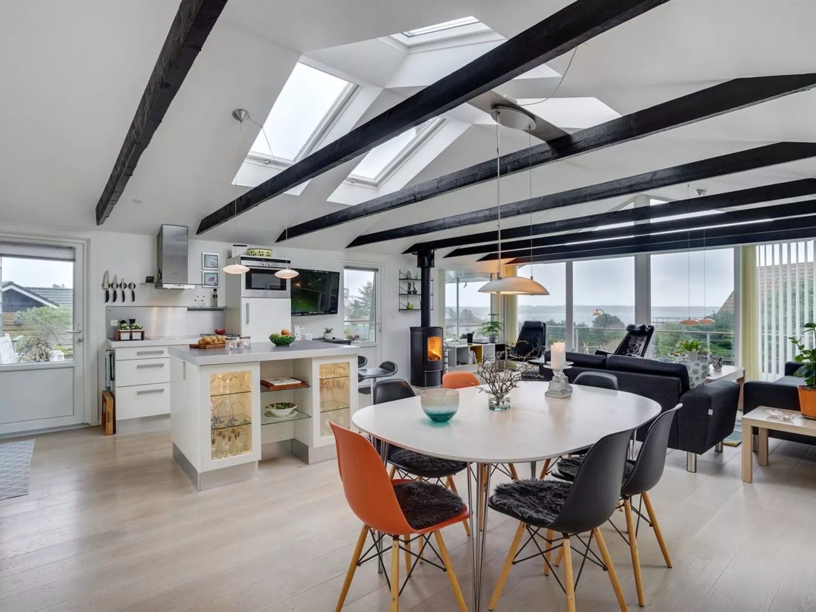 "Kuno" - 300m from the sea-Binnen