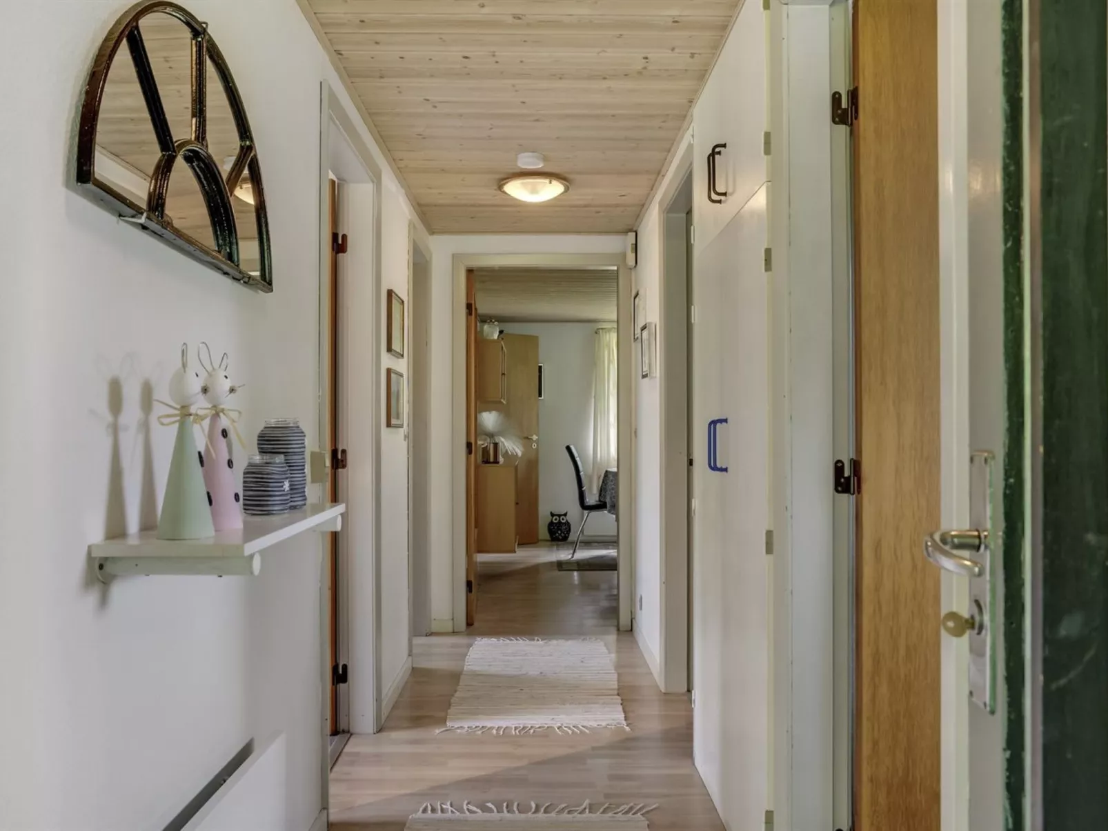 "Yak" - 350m from the sea-Binnen