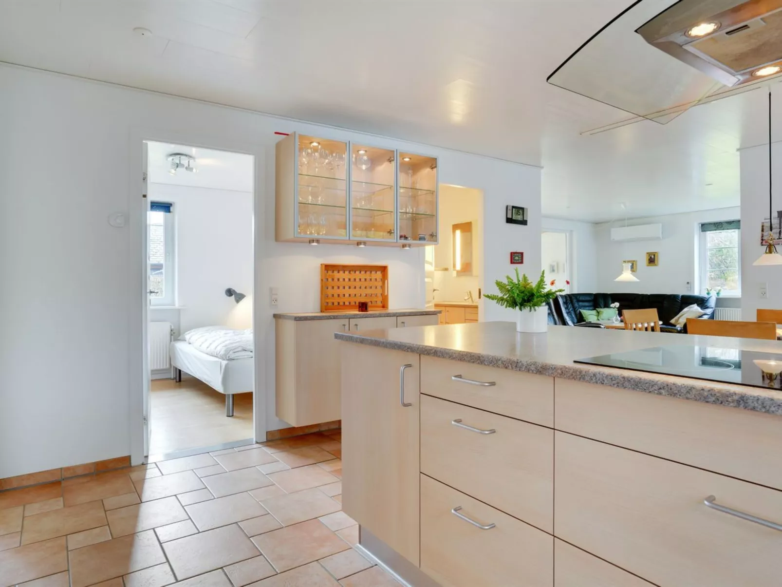 "Philip" - 2km from the sea-Binnen