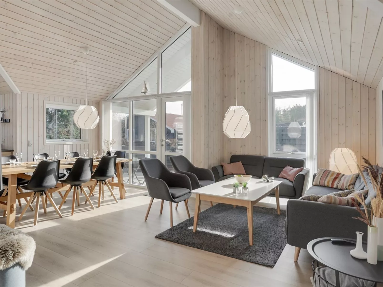 "Swavi" -  from the sea-Binnen