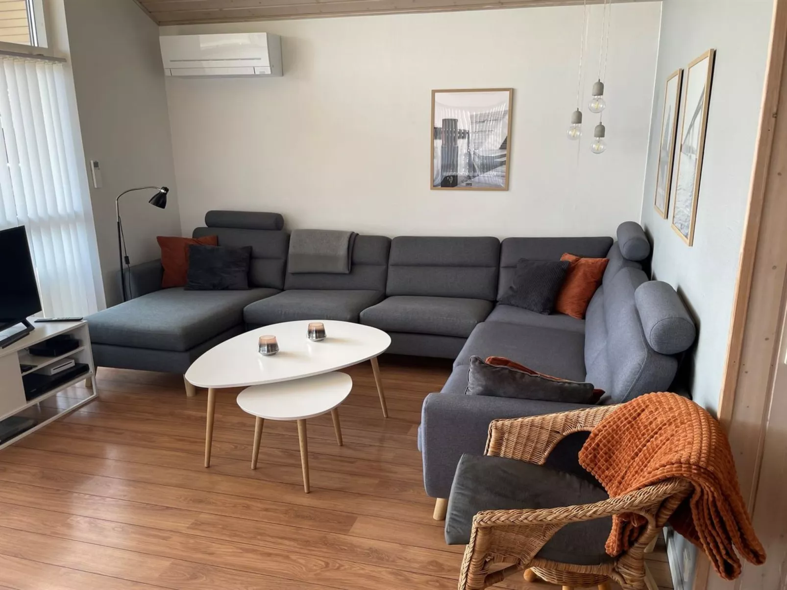 "Nine" - 200m from the sea-Binnen