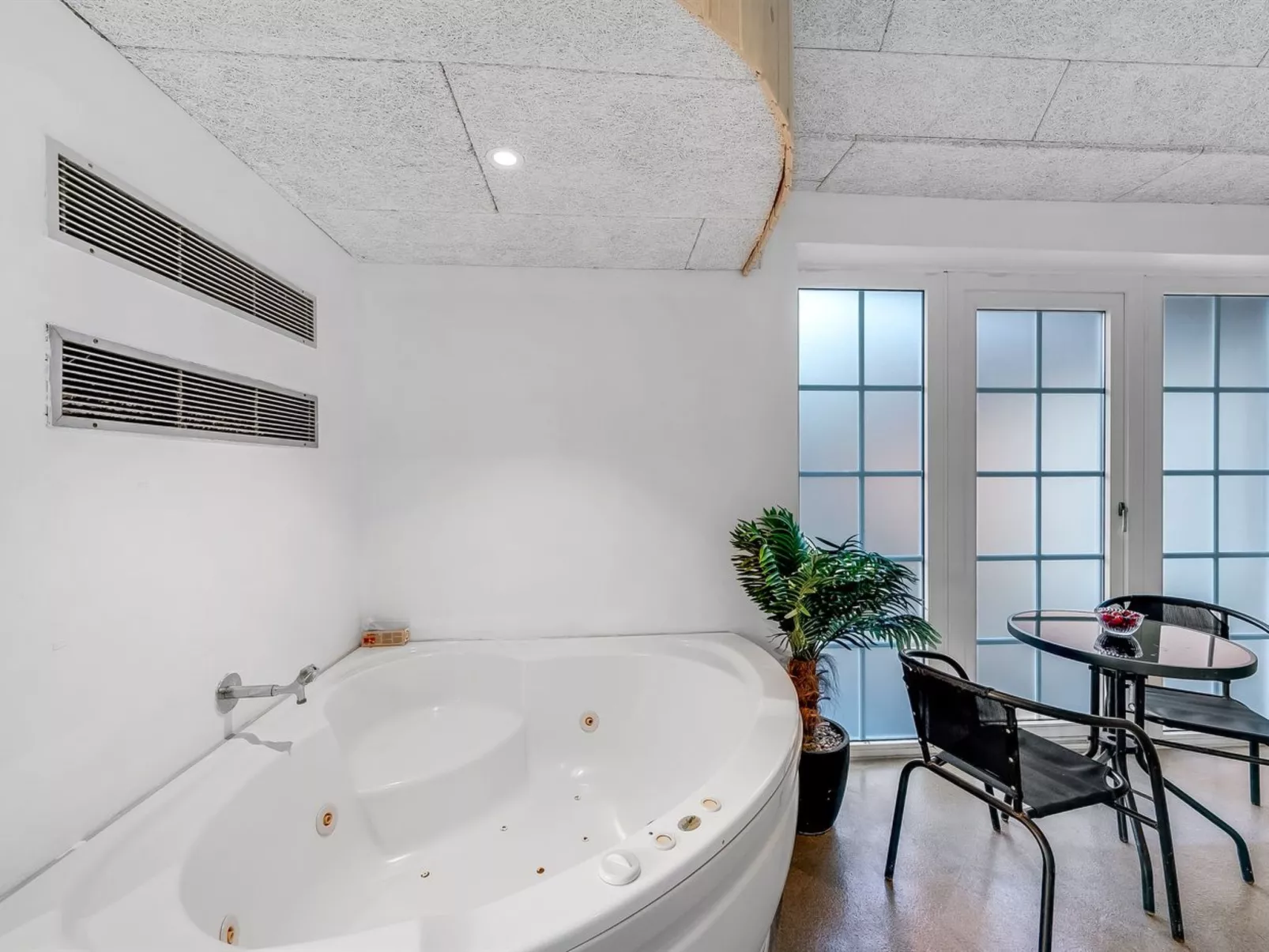 "Thana" - 1.4km from the sea-Binnen