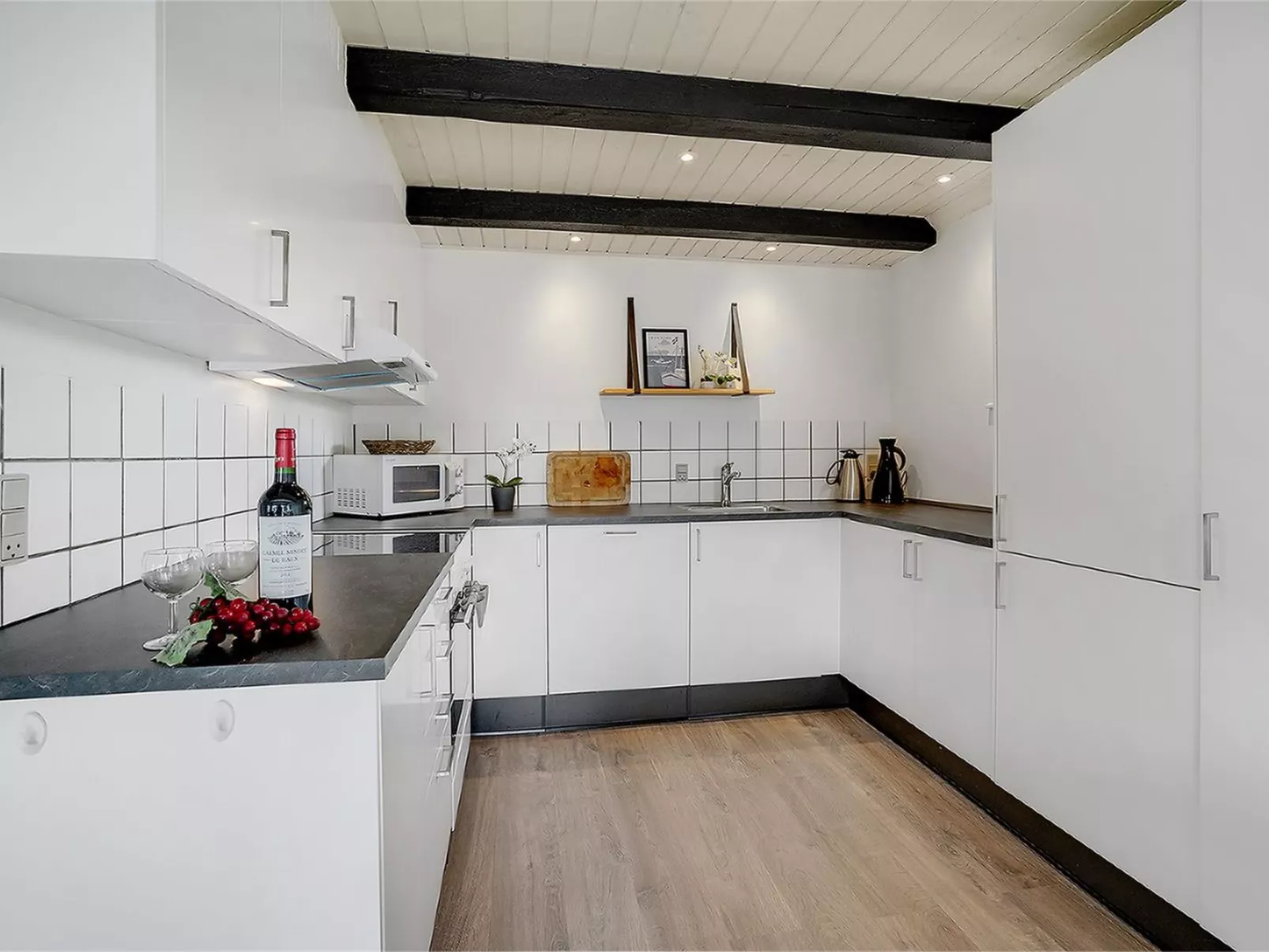 "Madalena" - 2.8km from the sea-Binnen