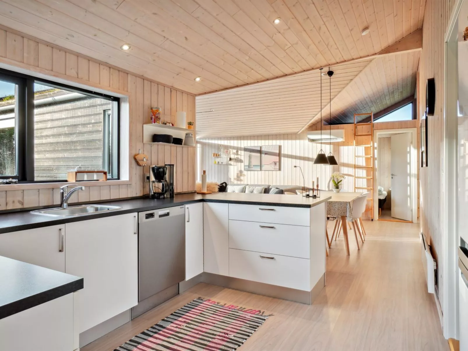 "Dyke" - 1.5km from the sea-Binnen