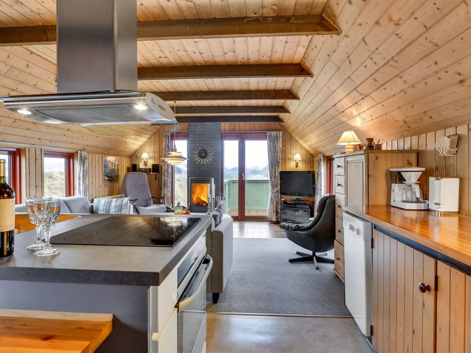 "Rayne" -  from the sea-Binnen