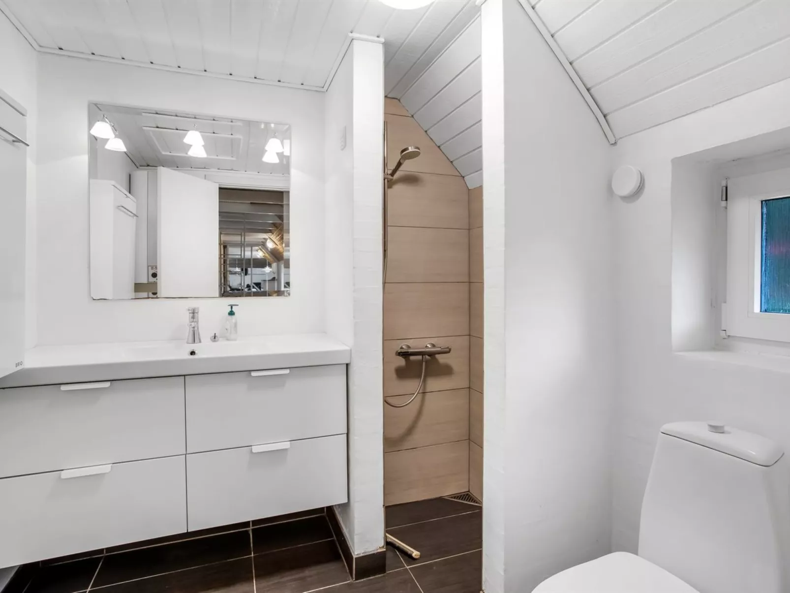 "Laetitita" -  from the sea-Binnen