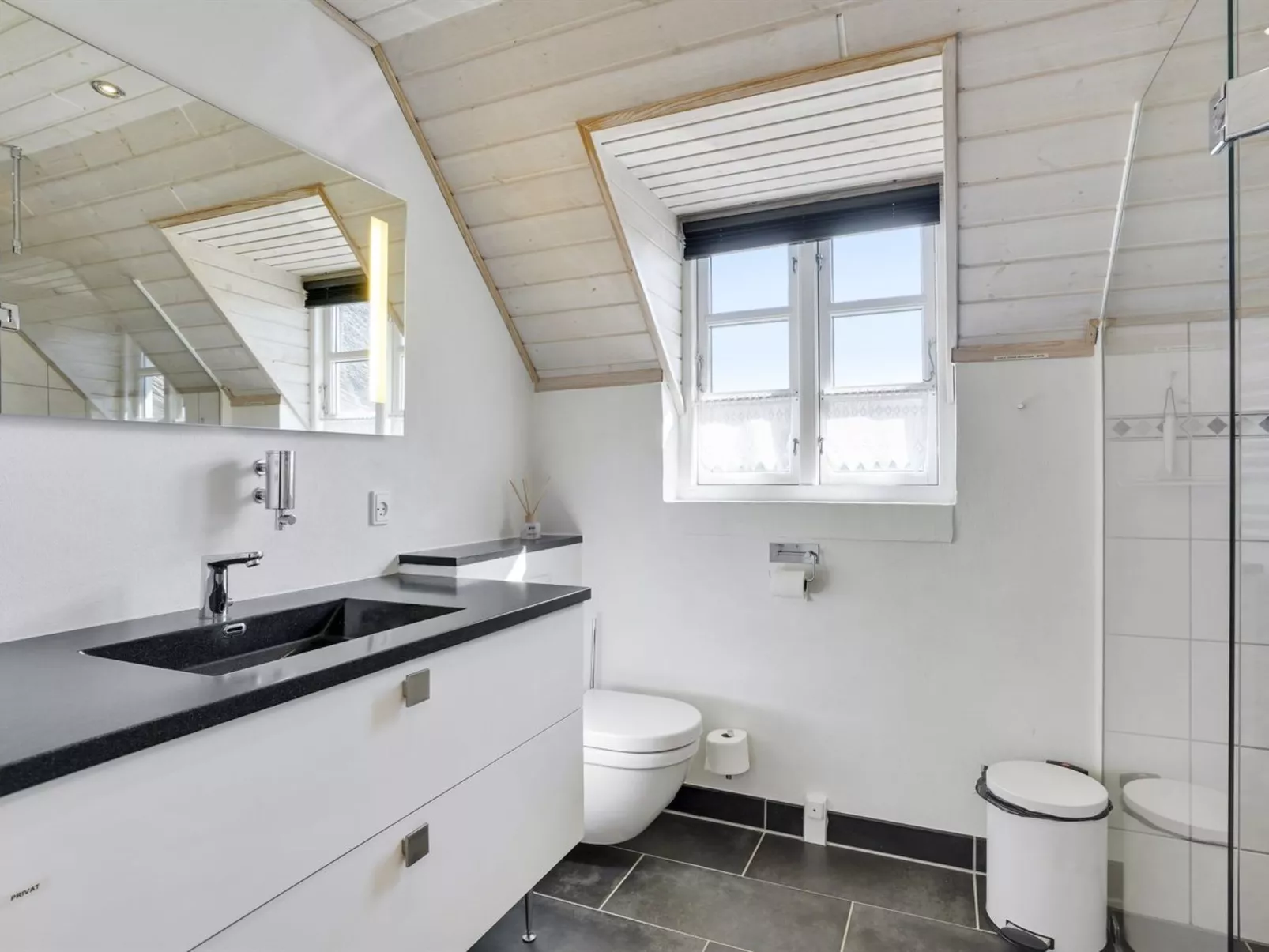 "Lavina" - 950m from the sea-Binnen