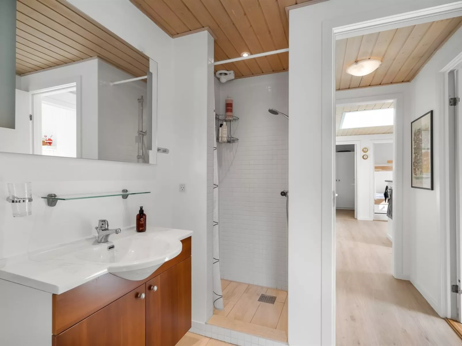 "Sölva" - 750m from the sea-Binnen