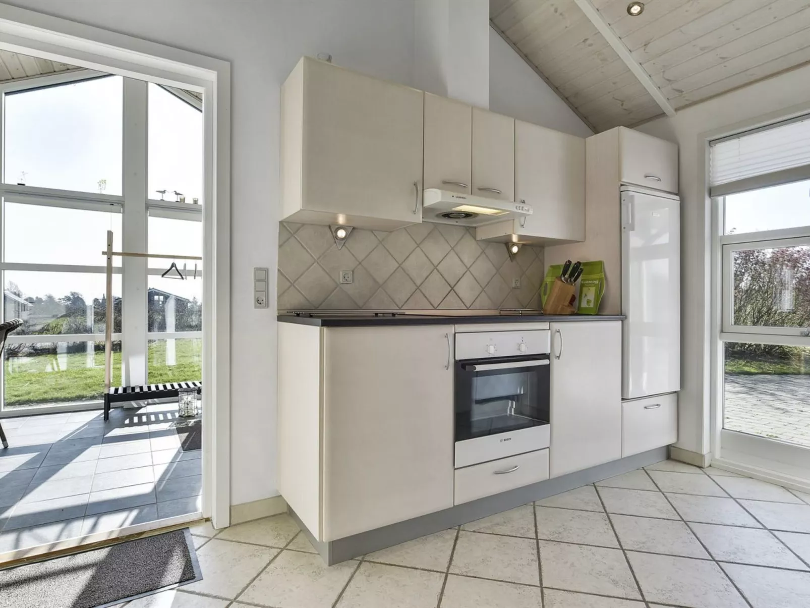 "Bara" - 600m from the sea-Binnen