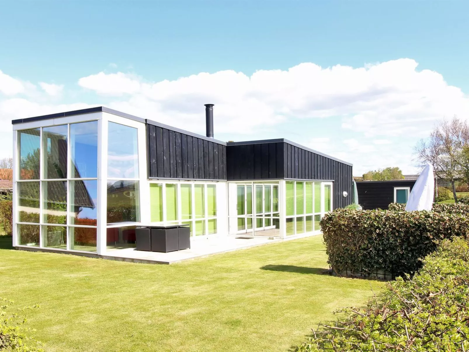 "Amia" - 20m from the sea-Buiten