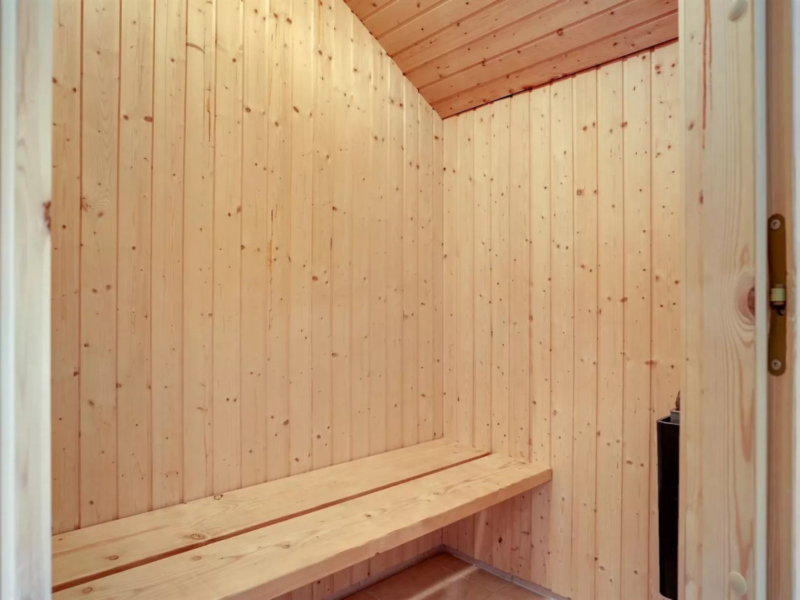 "Richard" - 4km from the sea-Binnen